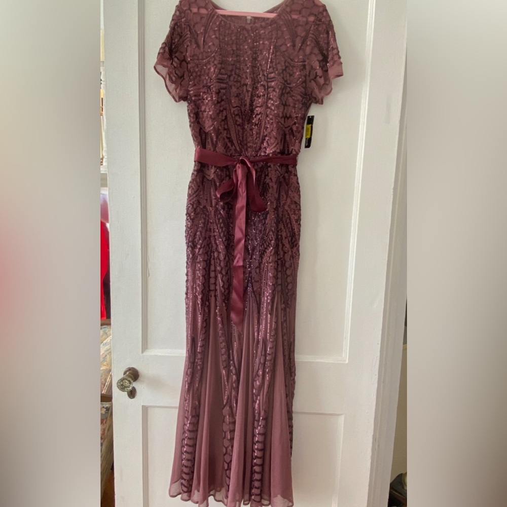 Elegant Sequined and Lace Mauve Evening Dress